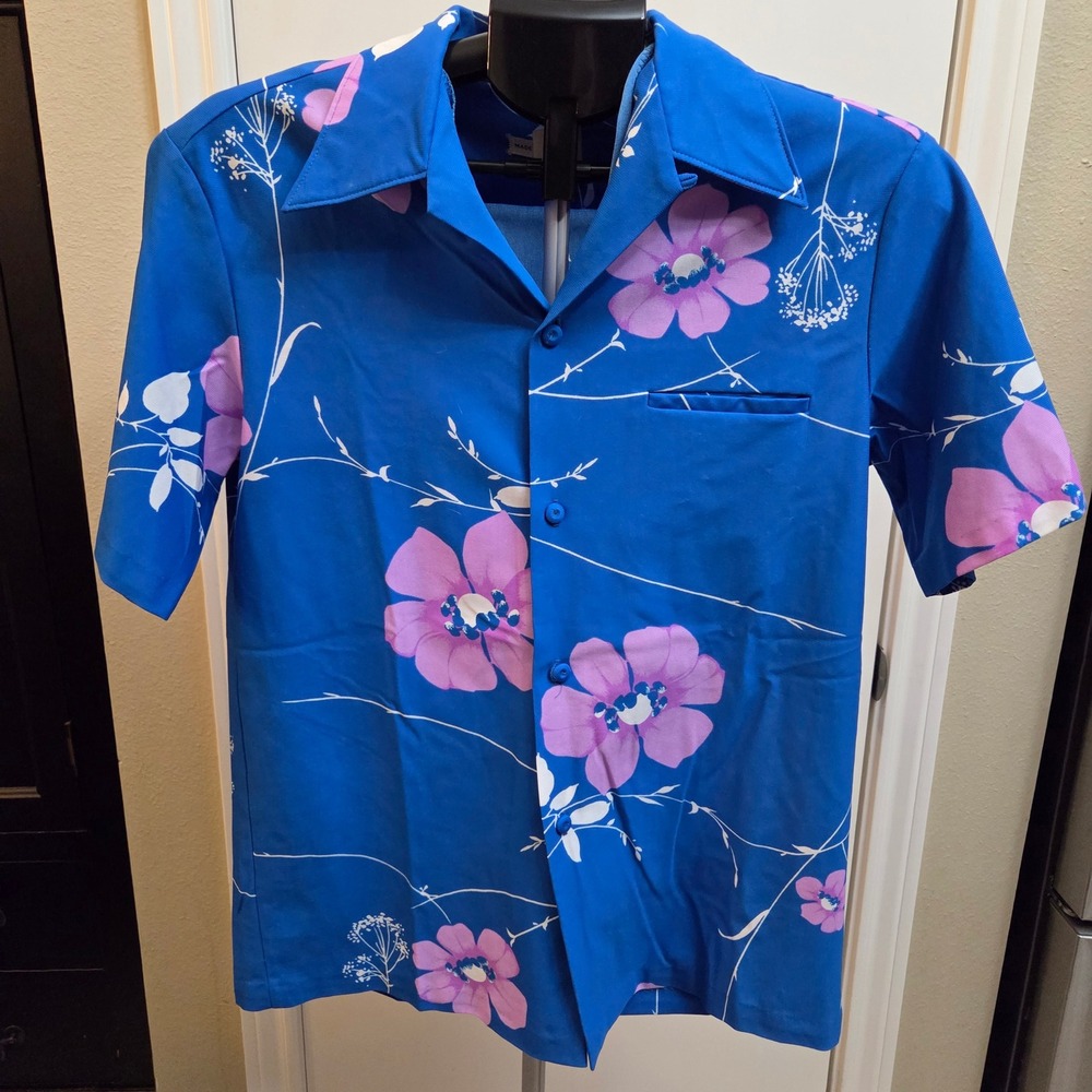 Vintage Made in Hawaii Mens Blue Purple Floral Button Up Shirt 7101 Size M 70s
